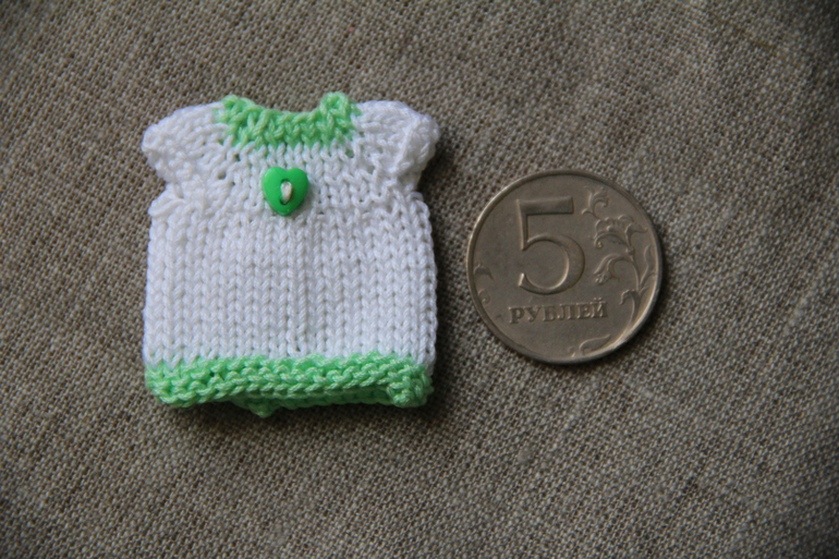 миниатюрные платья.....