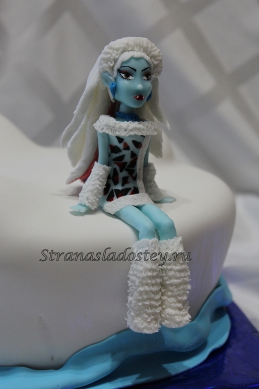 Первая подушечка и первые монстр хай