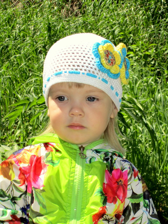 две летние шапочки