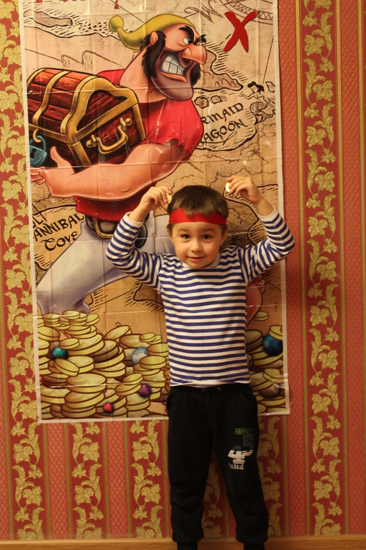 НАША ПИРАТСКАЯ ВЕЧЕРИНКА НА Д.Р МАКСИМА 4 ГОДА