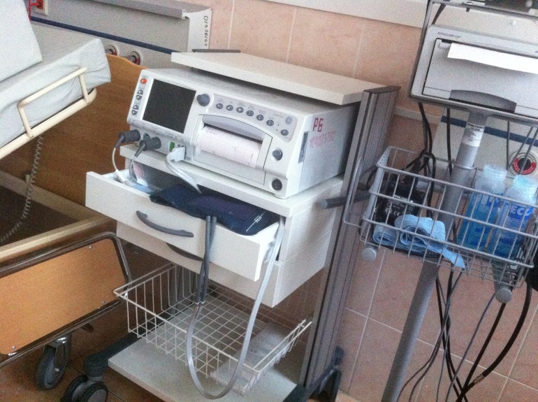 мы родились 10 февраля в рд при 15 гкб