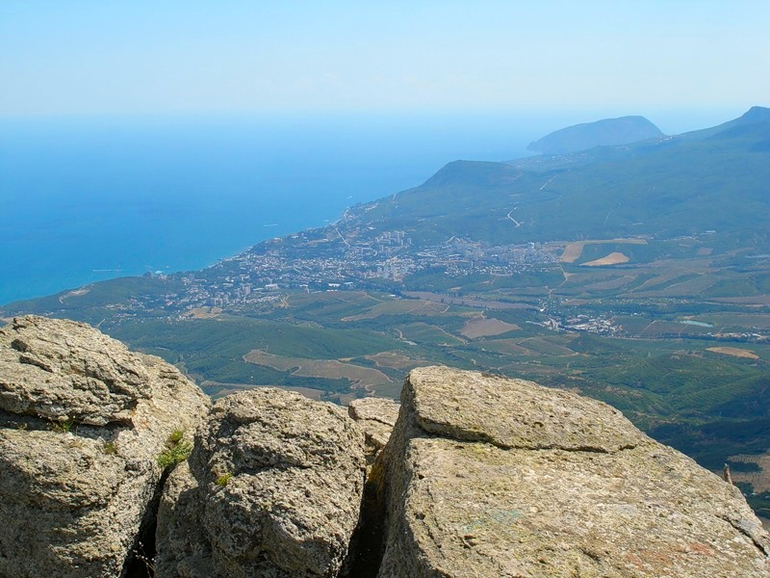 Знакомлю с Алуштой)