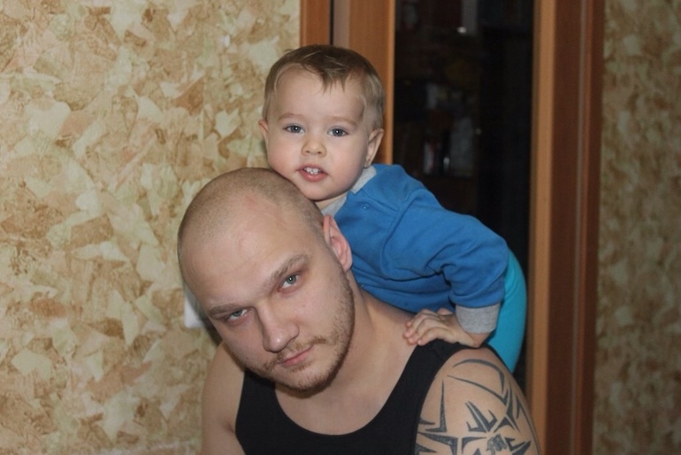 С папкой