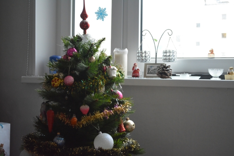 Решила показать свою комнату))