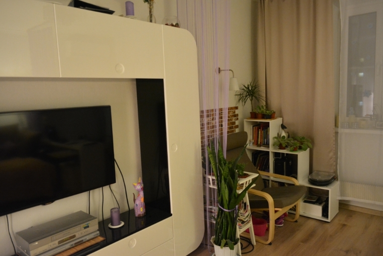 Решила показать свою комнату))