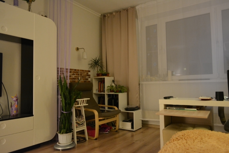 Решила показать свою комнату))