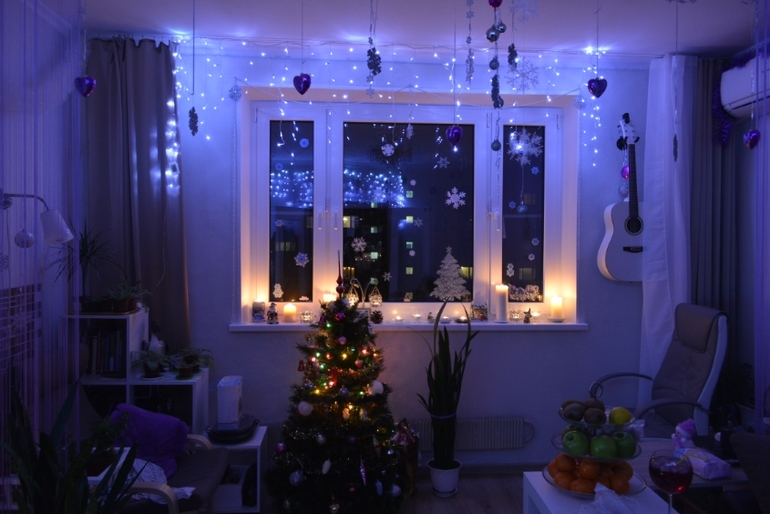 Решила показать свою комнату))