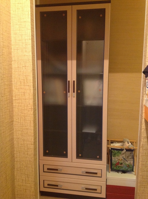 Книжный шкаф