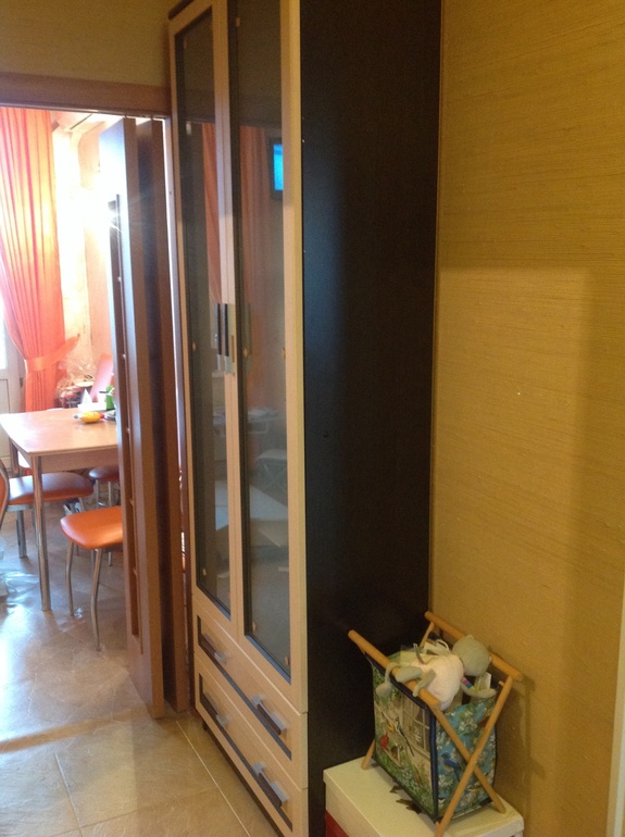 Книжный шкаф