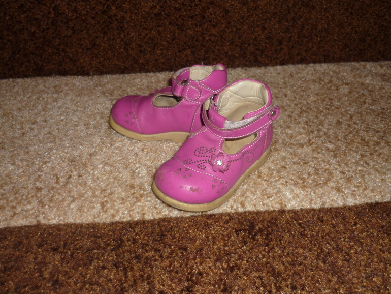 Продам обувь б/у для девочки размеры от 19 до 26