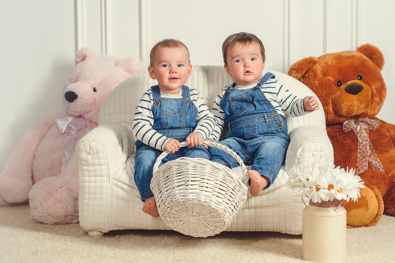 Двойняшки-очаровашки!