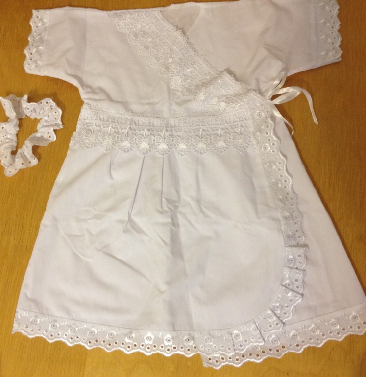 Отдам крестильный набор для девочки.м.Текстильщики.