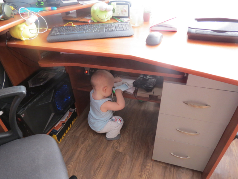 Что-то стало в доме тихо