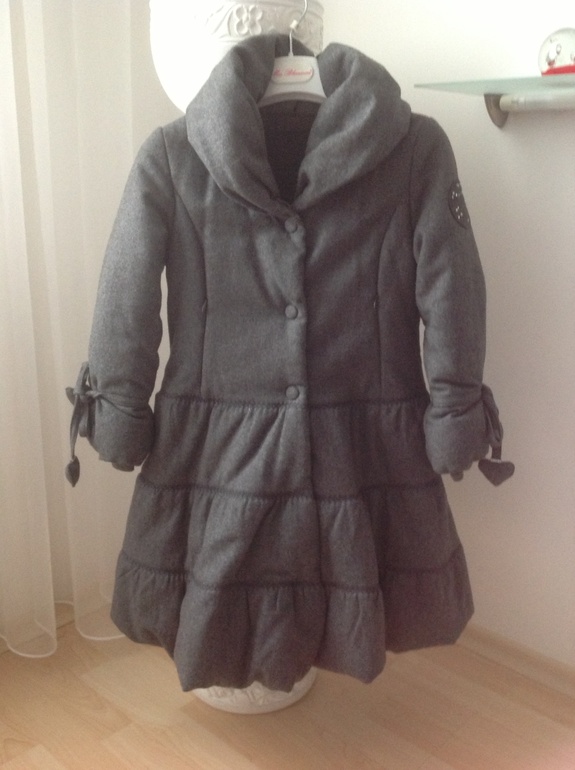 Пальто Monnalisa. Размер 6лет.