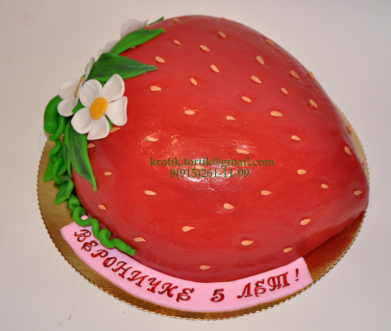 торт клубничка