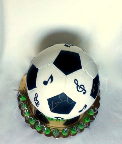 Футбольный мяч для музыканта)