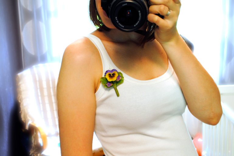 Брошь "Анютины глазки"