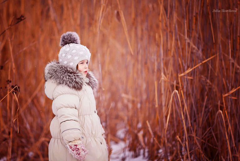 Катюша и Эвелина. ( это был последний день зимы со снегом.)