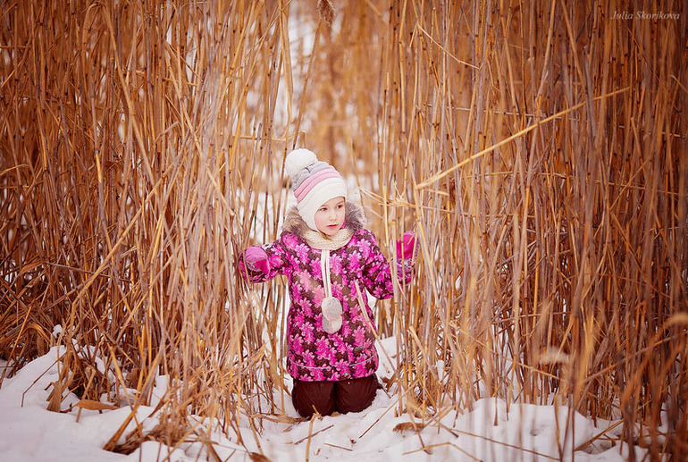 Катюша и Эвелина. ( это был последний день зимы со снегом.)