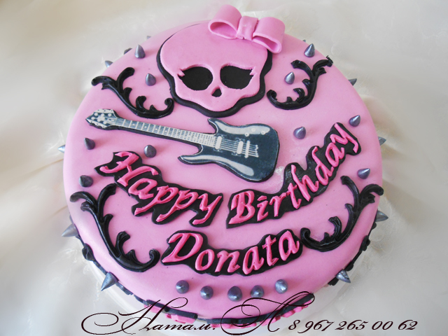 Для молоденькой неформалочки ))) вес 2 кг. красный бархат со сливочно-сырным муссом, клубника, черника