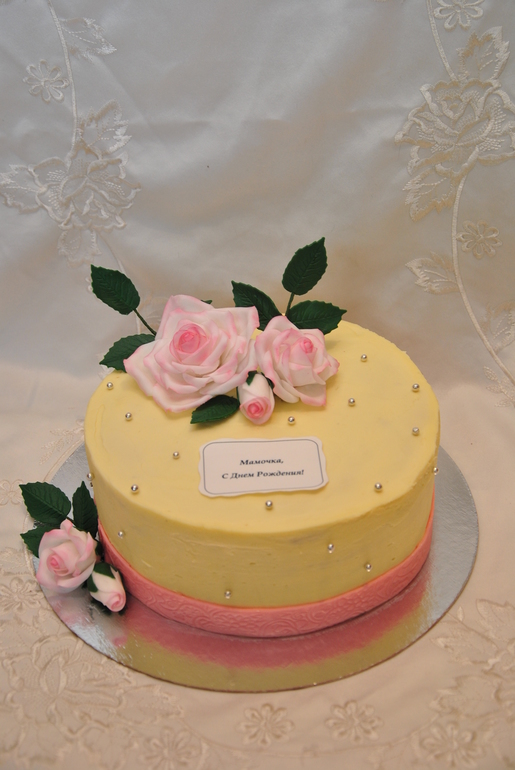 Кремовый с розой