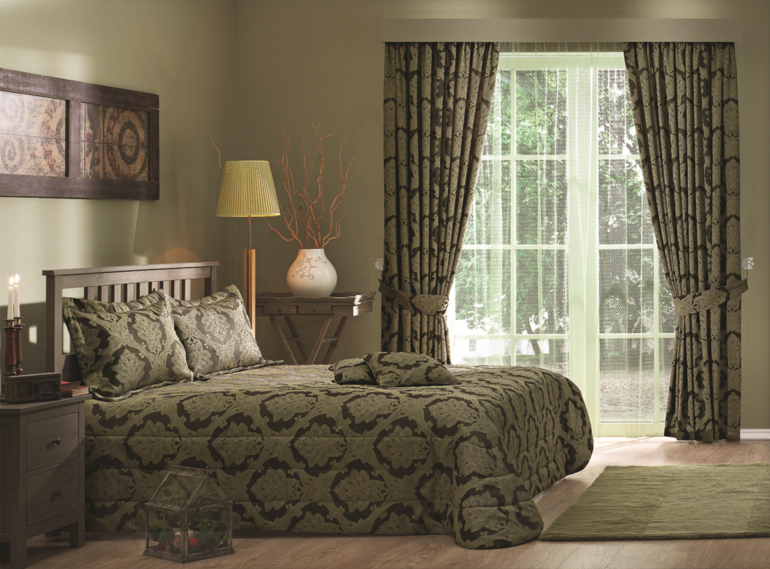 Шторы и покрывало T@C