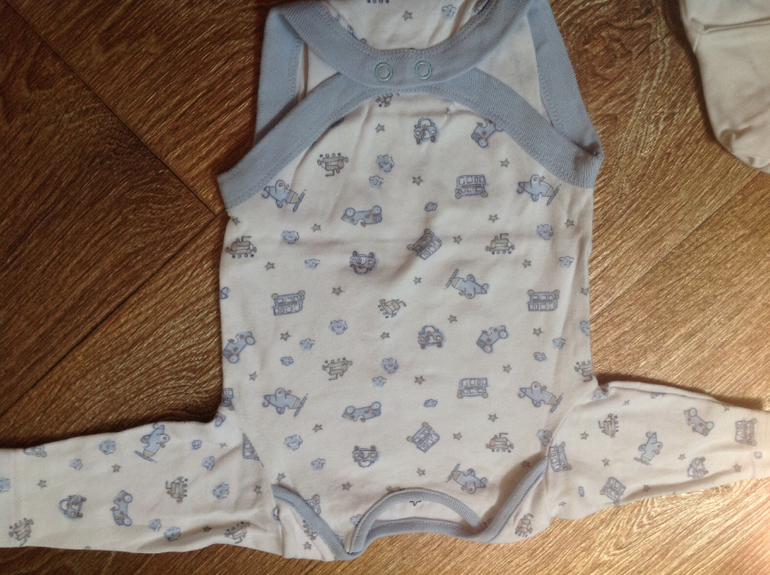 Продам одежду на мальчика 0-3 месяца Zara,Mothecare,Next,Canada,все вещи в отличном состоянии,некоторые новые. Доставка по всей Украине