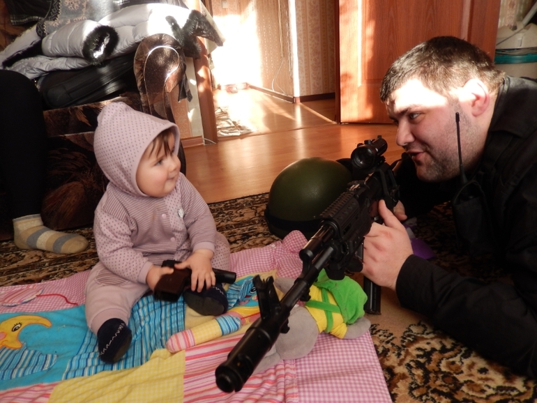 дочь приобщается к папиному хобби))