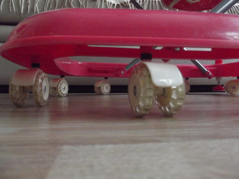 Продам Ходунки Happy baby 800 р.