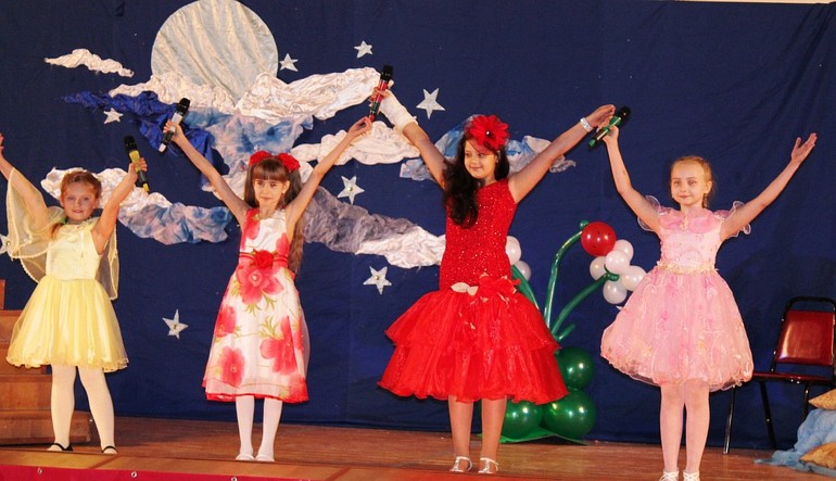 Выступление концерт " Читающее детсво"