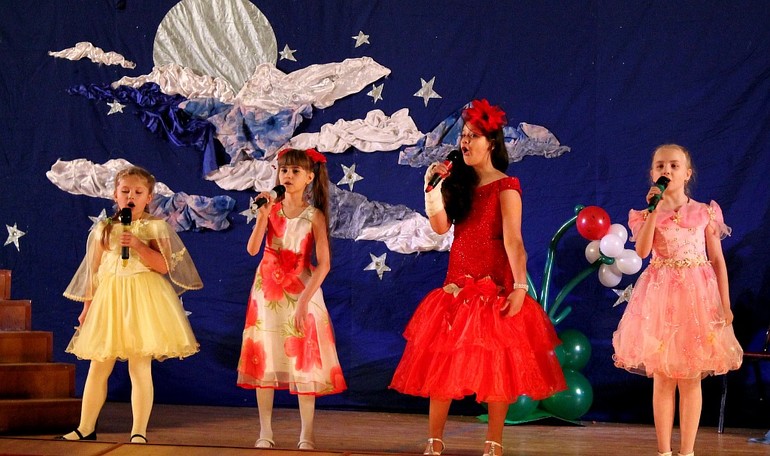 Выступление концерт " Читающее детсво"