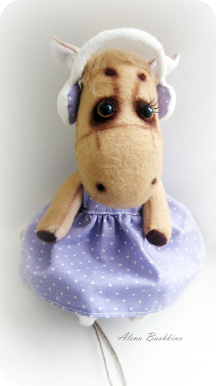 Грустная пони Лулу