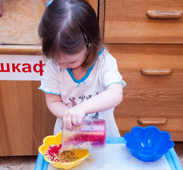 Десятый Монтессори-Понедельник: приручаем ложку!