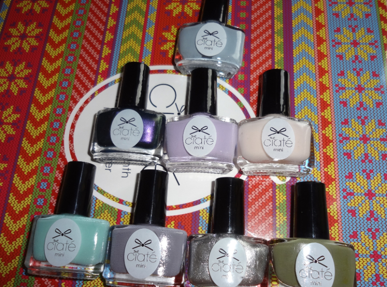 Набор лаков для ногтей Ciat Mini Mani Month 24 штуки