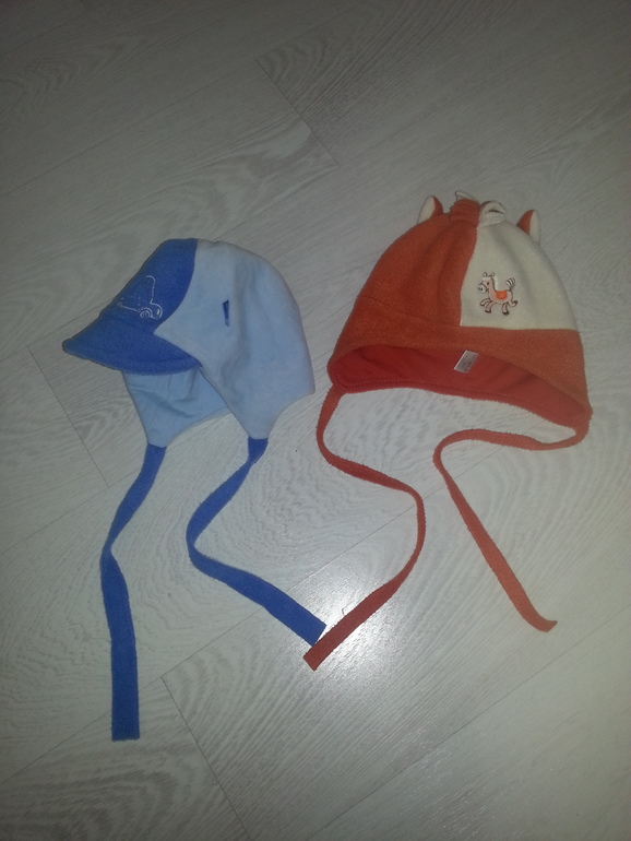 Шапки весна/осень р. 42-44 (Москва)