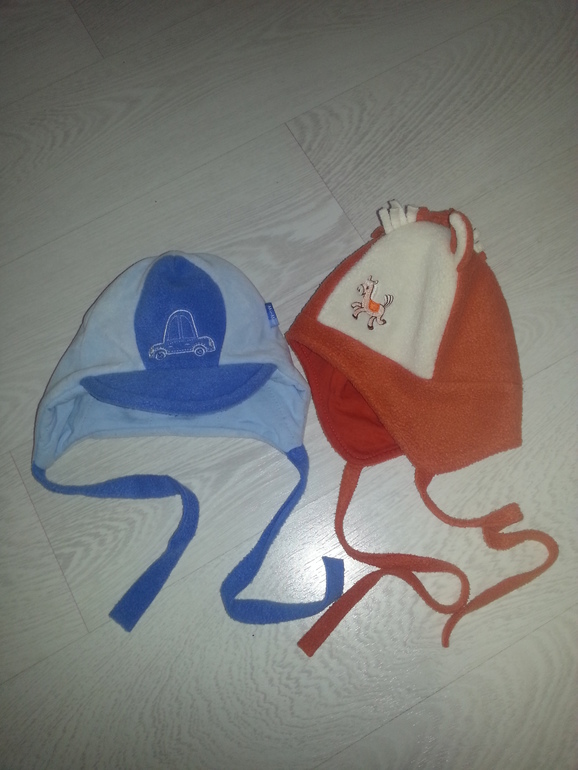 Шапки весна/осень р. 42-44 (Москва)