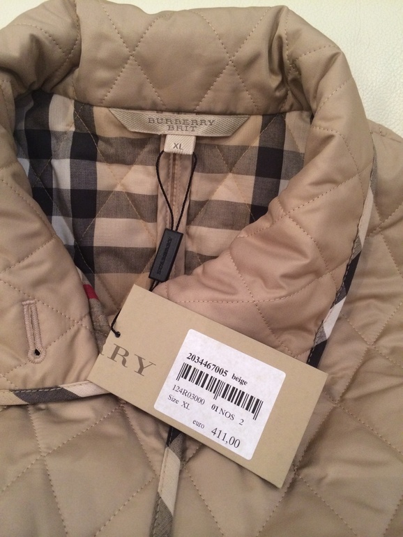 Новая куртка Burberry, на 48-50 размер, цена 400 евро.