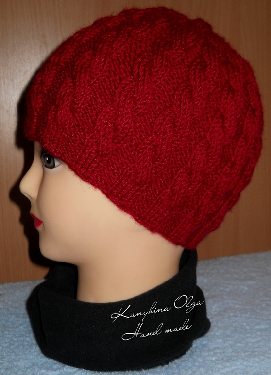 Шапочка с косами от Дропс