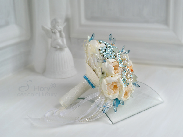 Новые букеты из брошей и новый стиль:-)