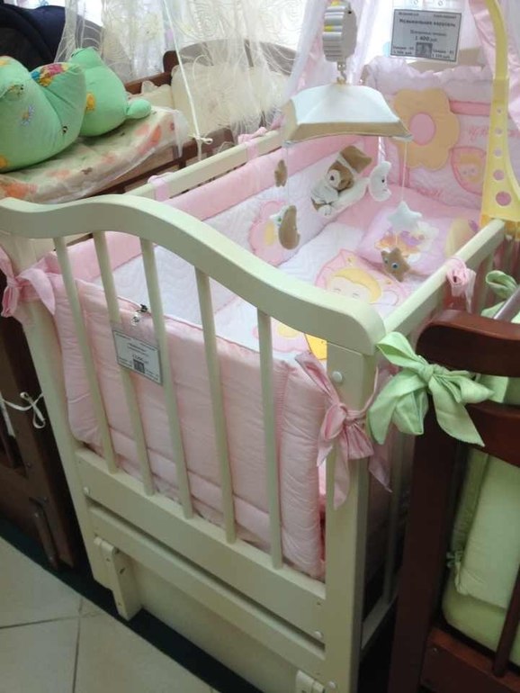 купили дочке коляску и кроватку
