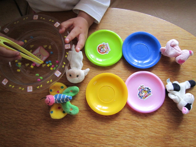 Задания с наклейками и фломастерами(и не только) или неделя на больничном без принтера :)