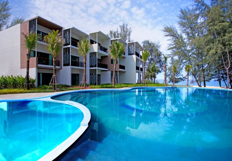 ТАЙЛАНД. о. Пхукет. Holiday Inn Resort Phuket Mai Khao Beach 4*