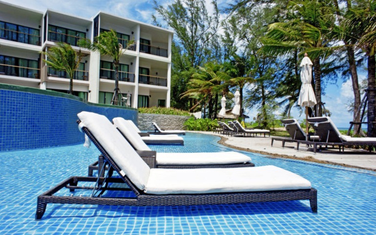 ТАЙЛАНД. о. Пхукет. Holiday Inn Resort Phuket Mai Khao Beach 4*