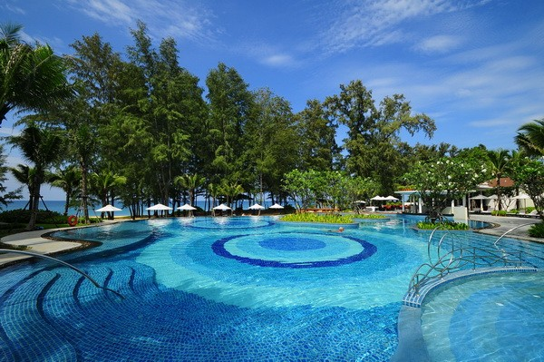 ТАЙЛАНД. о. Пхукет. Holiday Inn Resort Phuket Mai Khao Beach 4*