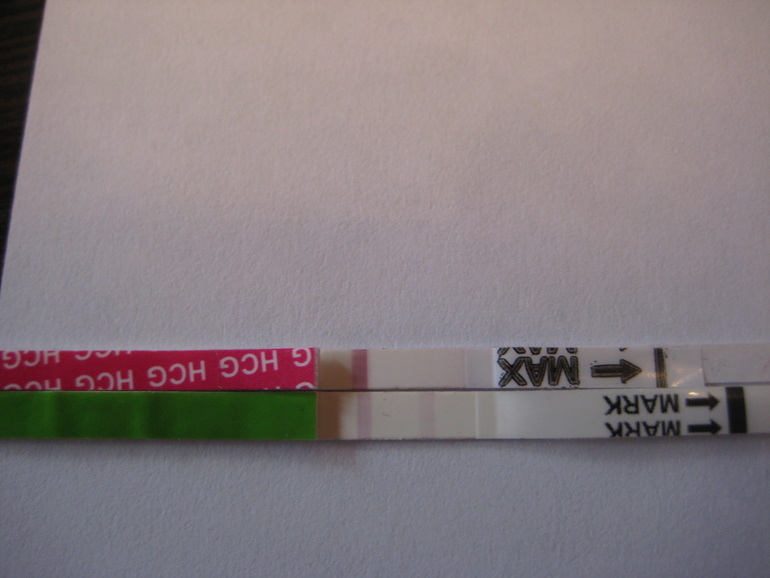 посмотрите, мы с сестрой уже глаза сломали!