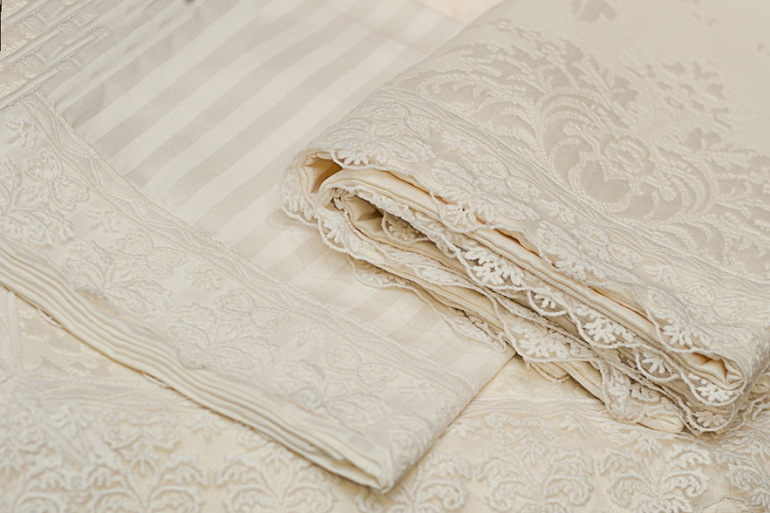 *M*a*i*s*o*n D*o*r * покрывала