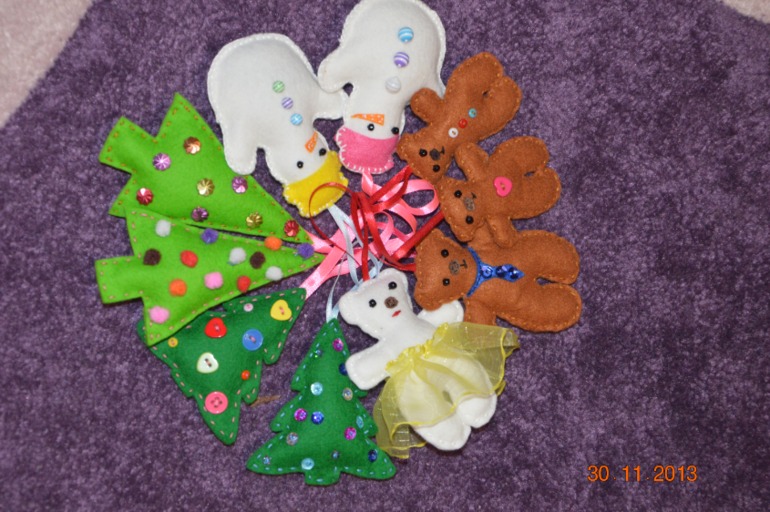 Новогодние игрушки из фетра. Первые пробы