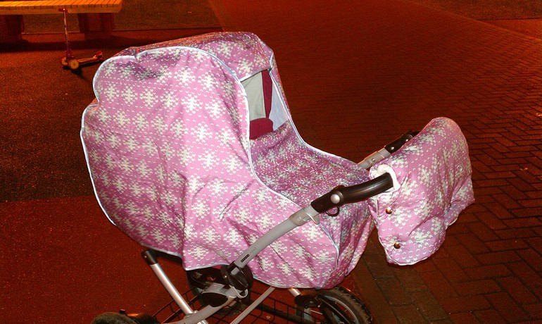 Разукрасим серую зиму!!! Защита на коляску от ветра и снега +муфта 1500 руб