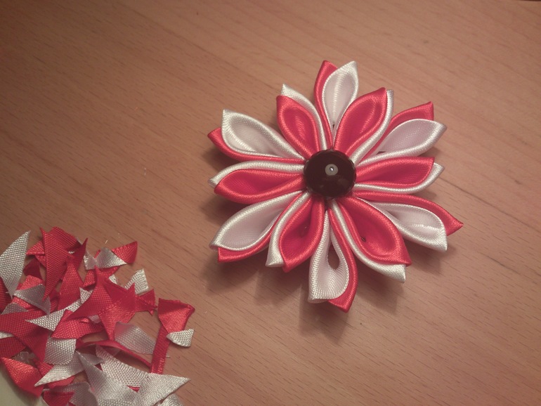 Учусь делать канзаши.