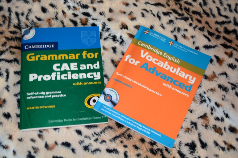 Я отвлекаюсь от мыслей о Б)))